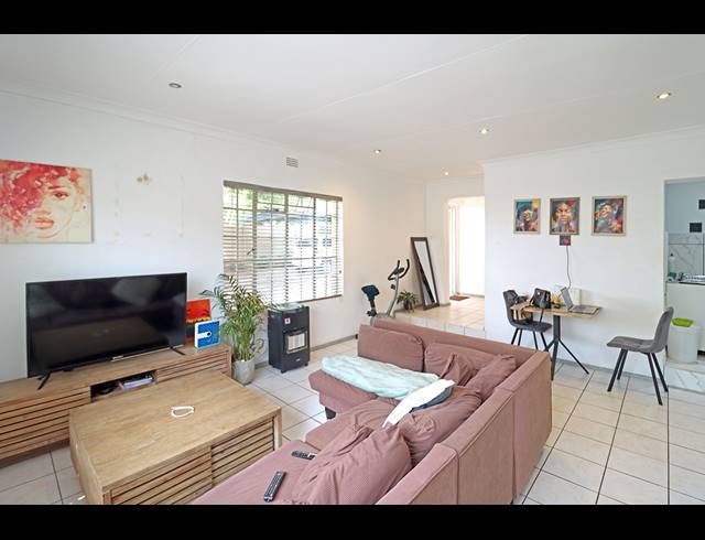 3 BEDROOM HOUSE FOR SALE IN KENSINGTON